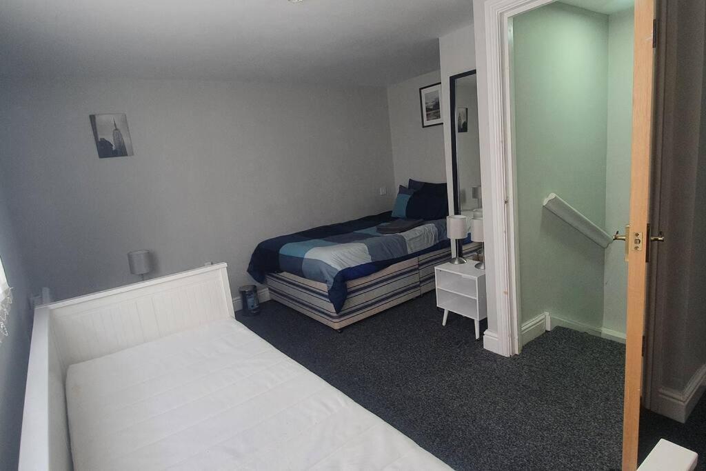 1 Bedroom Flat, Sleeps Up To 5Ppl, City Center Cardiff Exterior photo
