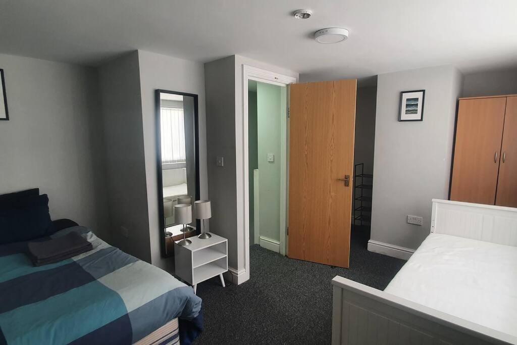 1 Bedroom Flat, Sleeps Up To 5Ppl, City Center Cardiff Exterior photo